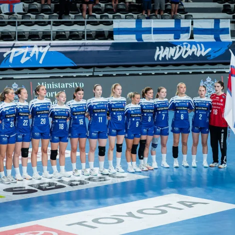 Til U19 EM í fjør. Føroyska liðið var upprunaliga júst ov stutt til HM fyri U20-lið - men nú er nýggjur møguleiki komin (Mynd: HSF/Kolektiff)