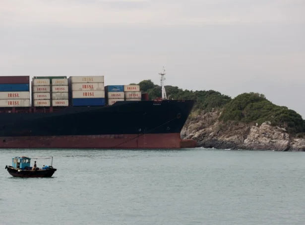Iranska farmaskipið Touska nærindis Hong Kong - November 2017 (Mynd: EPA)