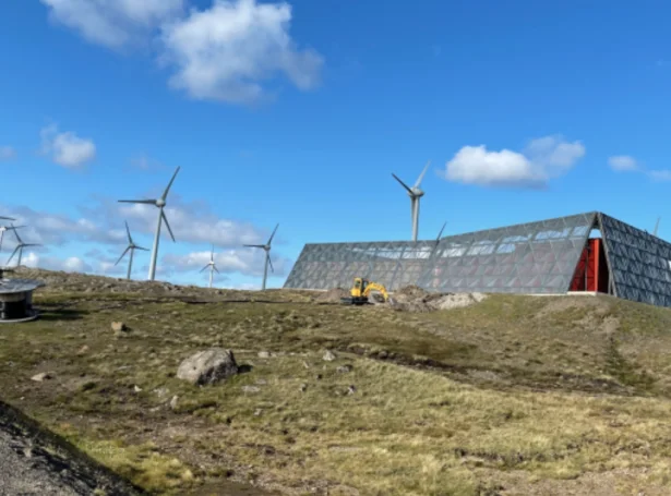 Vindmyllurnar hjá SEV í Húsahaga. Mynd Jan Müller