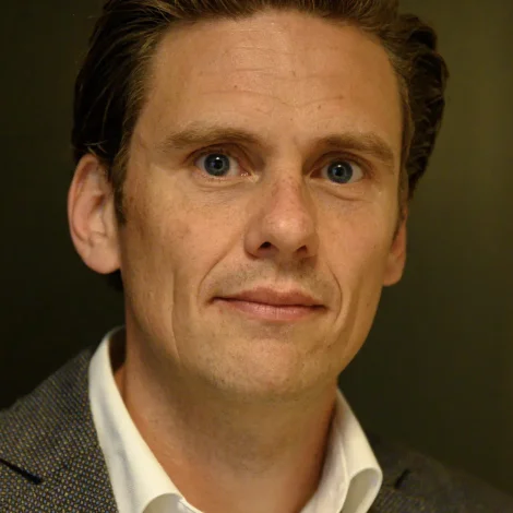 Almennur fyrilestur við Wouter Veenendaal um fólkaræði