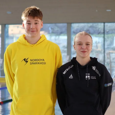 Tórir Olsen (2011) úr Ægir  svam 16.59,53 í 1500 m frí og Sissal Rógvadóttir (2010) úr Suswim svam 50 m bringu við tíðini 34.49