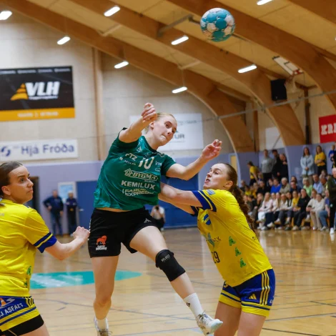 Fyri viku síðani vann VÍF eftir longda leiktíð og brotskastskapping í Vestmanna (Mynd: Jens Kr. Vang)