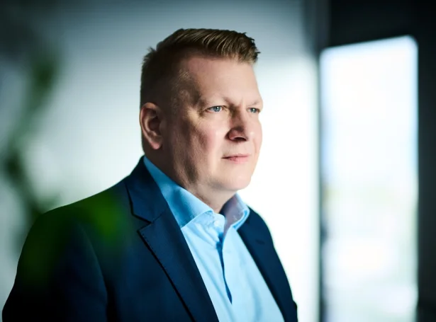 - Vit hava umlagt virksemið og lagt dent á færri, men meira miðvísar tænastur innan post- og pakkaflutning, sum er okkara kjarnuvirksem, staðfestir Edvard Remberg (Mynd: Posta)