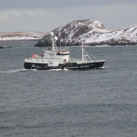 Polarstjørnan, Klakkur og Jákup B. selja á Fiskamarknaðinum