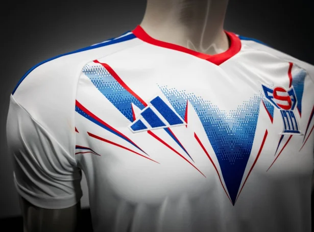 Nýggi landsliðsbúnin er sniðgivin av adidas - Mynd: adidas.com