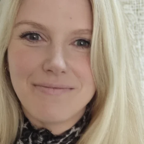 Minni skíggi, meira lív: Anna Laufey á Tonik