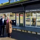 Landsstýriskvinnan í Almanna- og bústaðamálum á vitjan í Vága kommunu