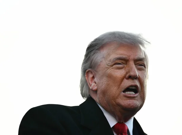 Vápnahvíldin er framvegis galdandi, sigur amerikanski forsetin, Donald Trump (Mynd: Kent Nishimura/AFP/Ritzau Scanpix)