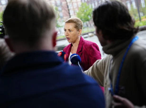 Mette Frederiksen vil ikki svara uppá, um Socialdemokratiet fer at sita í andstøðu, uttan so hon verður statsministari (Mynd: Mads Claus Rasmussen/Ritzau Scanpix)