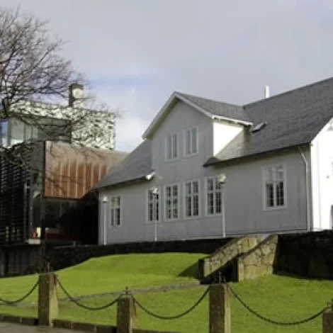 Tingfundur verður í dag kl 13