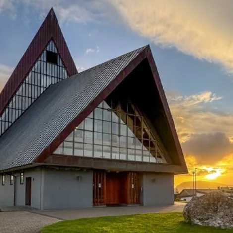 Nýggj útgáva av Nýggja Testamenti verður løgd fram í morgin