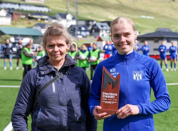 Møðgurnar báðar, Poula Ann Joensen og Tórunn Højgaard Joensen - Mynd: Jóhanna Thomsen