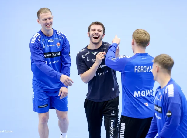 Gott føroyskt lag við Tjarnir (Mynd: Sverri Egholm)