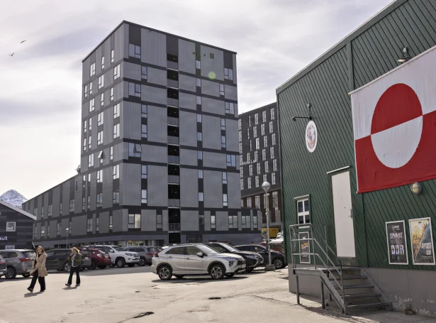 Amerikanska konsulátið er flutt inn í hetta háhúsið í miðbýnum í Nuuk (Mynd: Christian Klindt Sølbeck/Ritzau Scanpix)