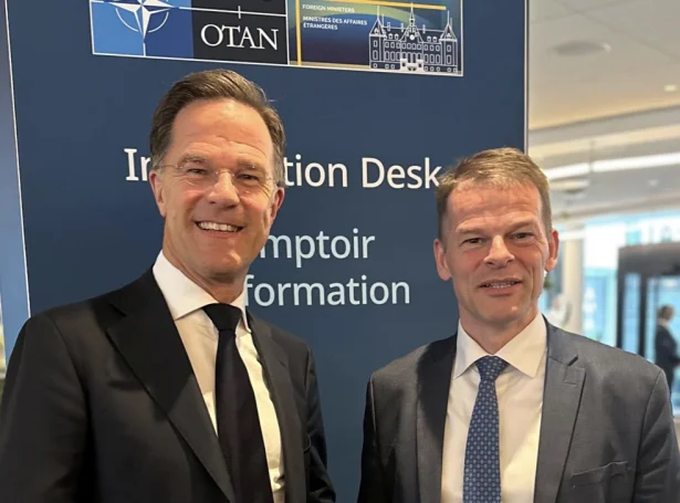 NATO-aðalskrivarin, Mark Rutte og landsstýrismaðurin í uttanríkis- og fiskivinnumálum, Bárður á Steig Nielsen
