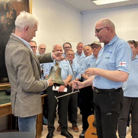 Forkunnug vitjan í býráðshúsinum