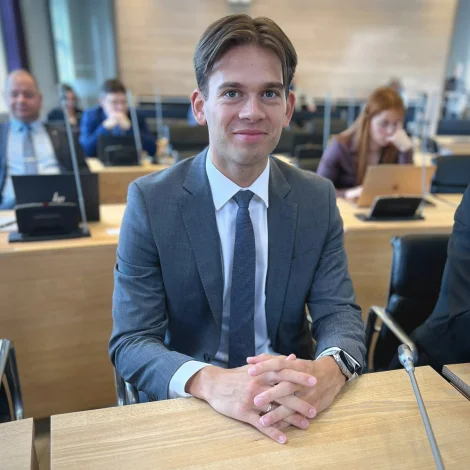 Steffan A. Løkin tikið sæti á tingi.