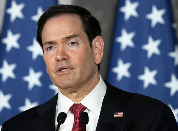 Amerikanski uttanríkismálaráðharrin, Marco Rubio hevur enn vónir um, at USA og Iran kunnu gera eina avtalu (Mynd: Julia Demaree Nikhinson/AFP/Ritzau Scanpix)