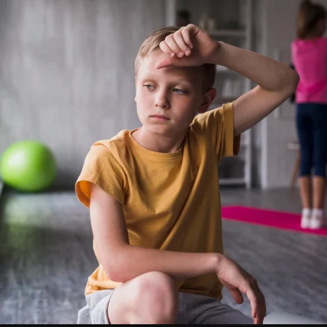 ADHD-eyðkenni minka týðiliga við likamligum virknaði