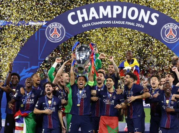 Ikki síðani Real Madrid í 2016-2018, hevur eitt lið vunnið Champions League fleiri ferðir á rað. Marquinhos slapp aftur at lyfta stóra steypið fyrst (Mynd: Franck Fife/AFP/Ritzau Scanpix)