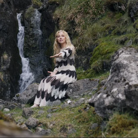 Tórfríð Tavsen gav í gjár videolagið “Huldukonan” út