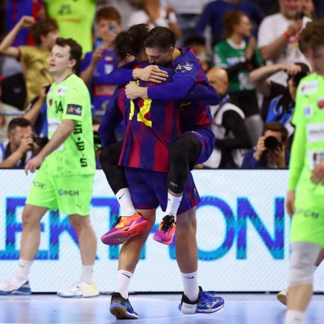 Hákun West av Teigum skoraði tvey mál í finaluni, men tað var ikki nóg mikið: Füchse tapti við trimum móti vælspælandi Barcelona-liði (Mynd: Thilo Schmuelgen/Reuters/Ritzau Scanpix)