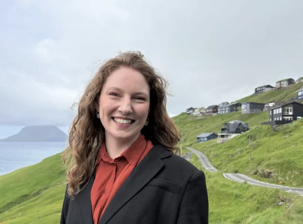 – Dagurin er settur av til at koma eitt sindur runt í bygdini, og annars ætli eg mær at brúka dagin at tosa, læra og lurta eftir teimum, ið koma á gátt í Sólarmagn, sigur Elsa Berg, borgarstjóri í Tórshavnar kommunu