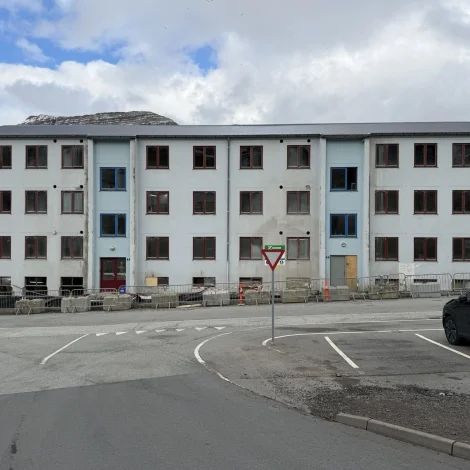 Høvuðsumvæla starvsfólkabygningin á Klaksvíkar sjúkrahúsi