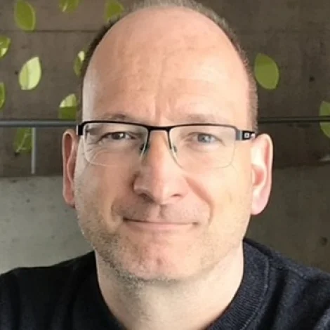 Gimmi Olsen hjálparprestur í Nes prestagjaldi