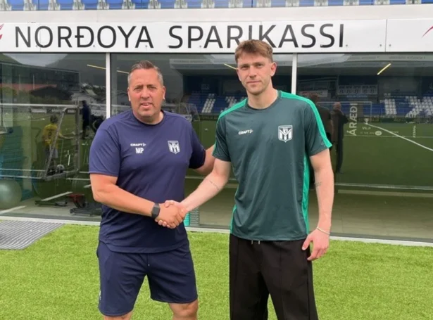 Magnus Powell og Nicolai Vinter Christensen við Djúpumýru í gjárkvøldið, tá danin vandi við á fyrsta sinni (Mynd: ki.fo)