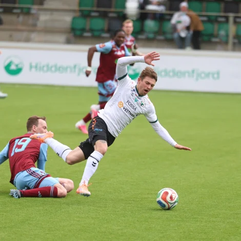 Myndir: 07 Vestur 2-0 AB