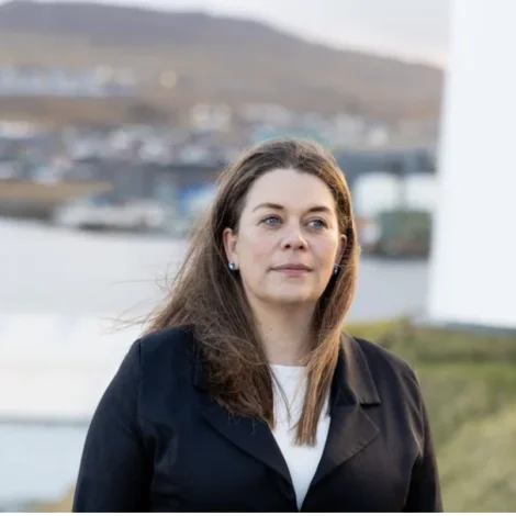 Revsingin fyri brotsverk ímóti børnum skal herðast
