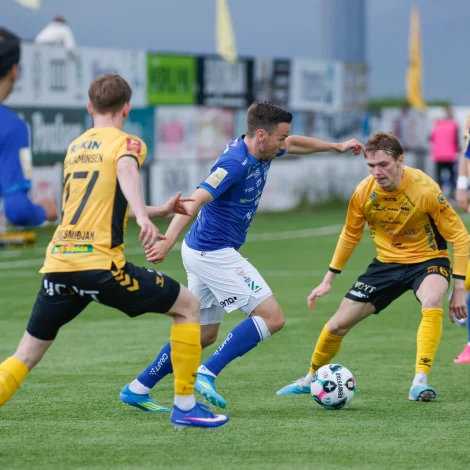 NSÍ vendi tingunum, men Árni Frederiksberg og KÍ svaraðu aftur (Mynd: Jens Kr. Vang)