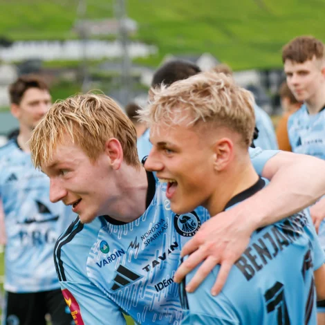 Aron, Aron og hinir skulu eftir málum við Djúpumýru - og helst frá byrjan (Mynd: Jens Kr. Vang)