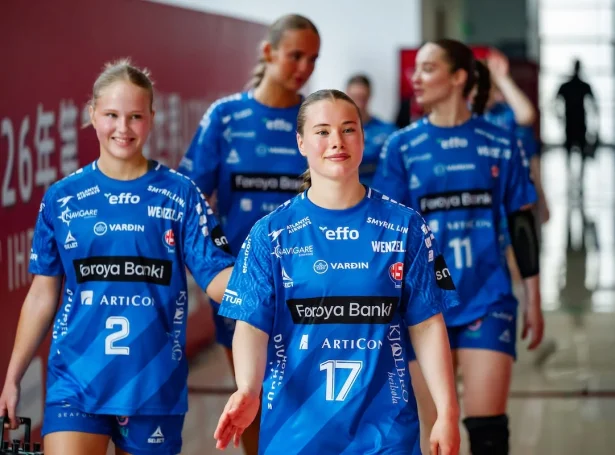 Føroysku kvinnurnar vunnu á Kroatia hósdagin og kunnu skriva søgu aftur í dag (Mynd: IHF / Kolektiff / Sasa Pahic Szabo)