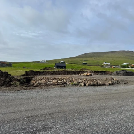 Lendisarbeiðið til nýggju høllina er byrjað