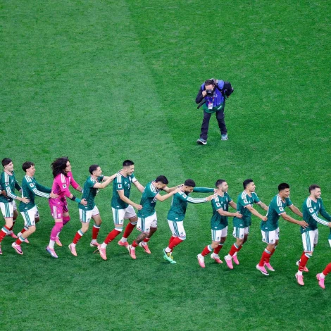 Stórur meksikanskur fagnaður eftir fyrsta sigurin í HM knock-out dysti í 40 ár - tað var seinast Meksiko hýsti HM (Mynd: Rodrigo Oropeza/AFP/Ritzau Scanpix)