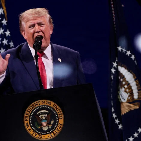 Trump skal hitta starvsbrøður úr Ukraina og Sýria
