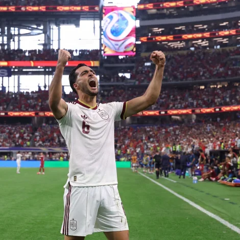 Mikel Merino kundi stórfegnast. Spanski miðvallarin gjørdist sigursharri í Texas í kvøld (Mynd: Thomas Coex/AFP/Ritzau Scanpix)