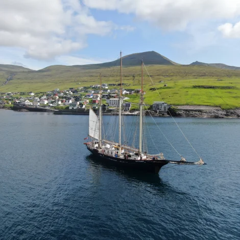 Blue Clipper vitjaði á Sandavági í gjár