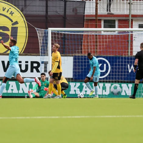 Hamrun Spartans skoraði til 1-1 tíggju minuttir eftir steðgin, og so var dysturin so at siga parkeraður (Mynd: Sverri Egholm)