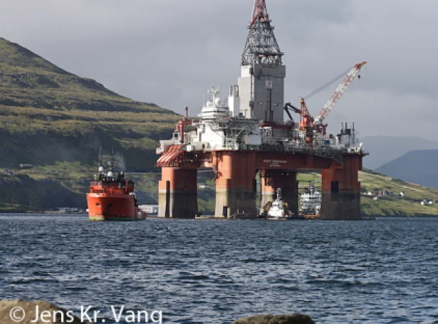 Tað var West Hercules, sum boraði og varð umvældur í Føroyum, ið stutt eftir var partur av stóra oljufundinum hinumegin Atlantshav.