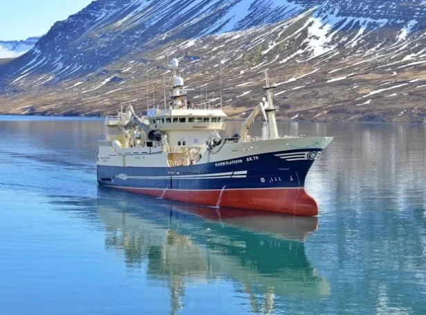 Bjarni Ólafsson skal fiska kvoturnar fyri Barða, sum verður liggjandi í fleiri mánaðir (Mynd: Sildavinnslan)