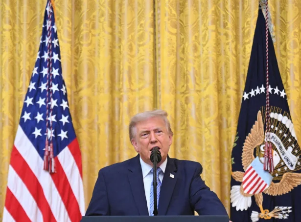 Amerikanski forsetin, Donald Trump helt røðu fyri amerikonsku tjóðini í nátt (Mynd: Saul Loeb/Reuters/Ritzau Scanpix)