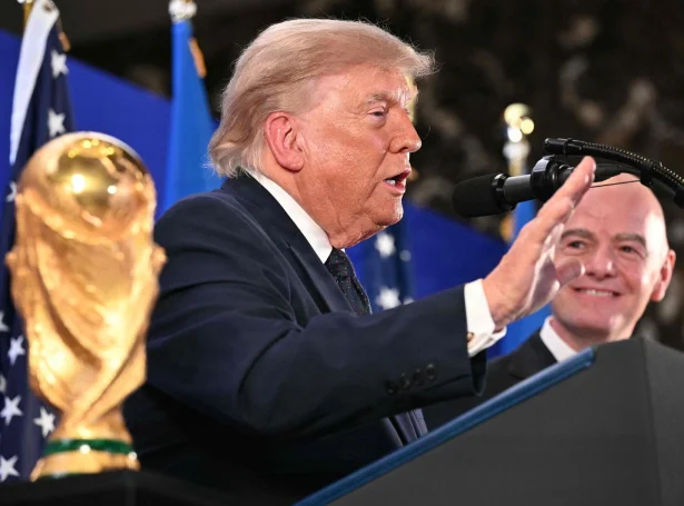 Streypið, Trump og Infantino. Nakað av sjálvsrósi og prik í New York - stutt hiðani verður HM-finaaln í fjør (Mynd: Mandel Ngan/AFP/Ritzau Scanpix)
