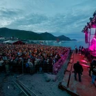 Hjálptu fullum festivalgestum á føtur aftur