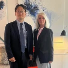 Landsstýriskvinnan hitt koreanska sendiharran