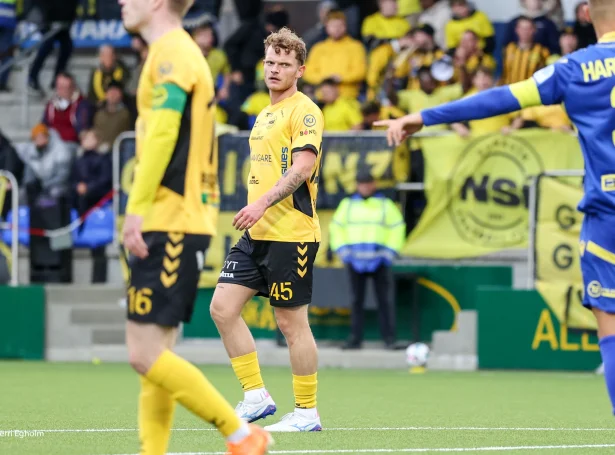 Meinhard Egilsson Olsen og hinir fara eftir at skelka slovenar (Mynd: Sverri Egholm)
