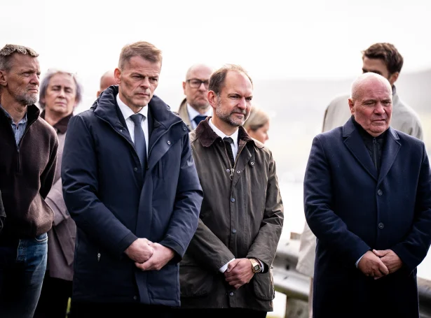 Bárður á Steig Nielsen, landsstýrismaður, Jeppe Bruus, verjumálaráðharri og Søren Gade, fólkatingsformaður (Mynd: umfr.fo)