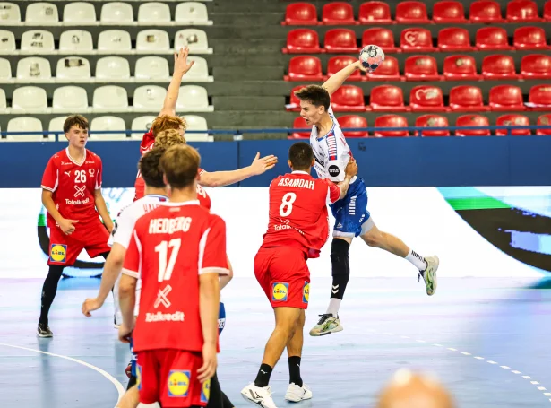 Boas Ellefsen á Skipagøtu skoraåi tólv mál og legði upp til fleiri afturat (Mynd: Nikola Cimburovic)